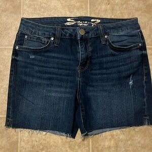 Seven7 weekend denim shorts Frey hem NEW